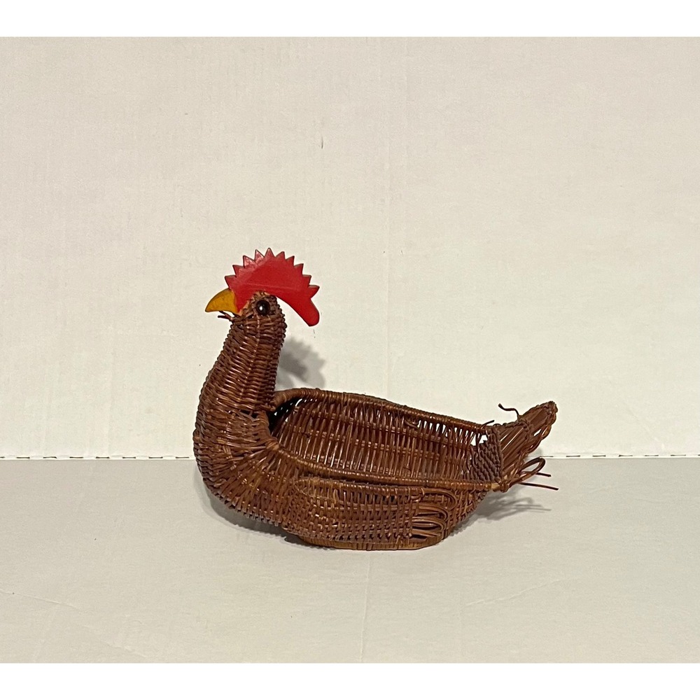 Vintage Wicker Chicken Basket Cottage Core Rattan Rooster Farm Kitchen Decor